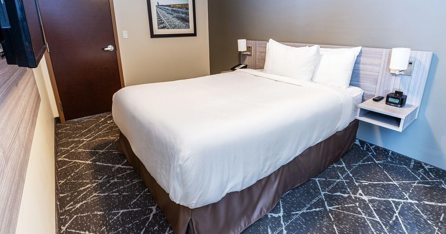 Microtel Inn & Suites By Wyndham Lloydminster Exterior photo