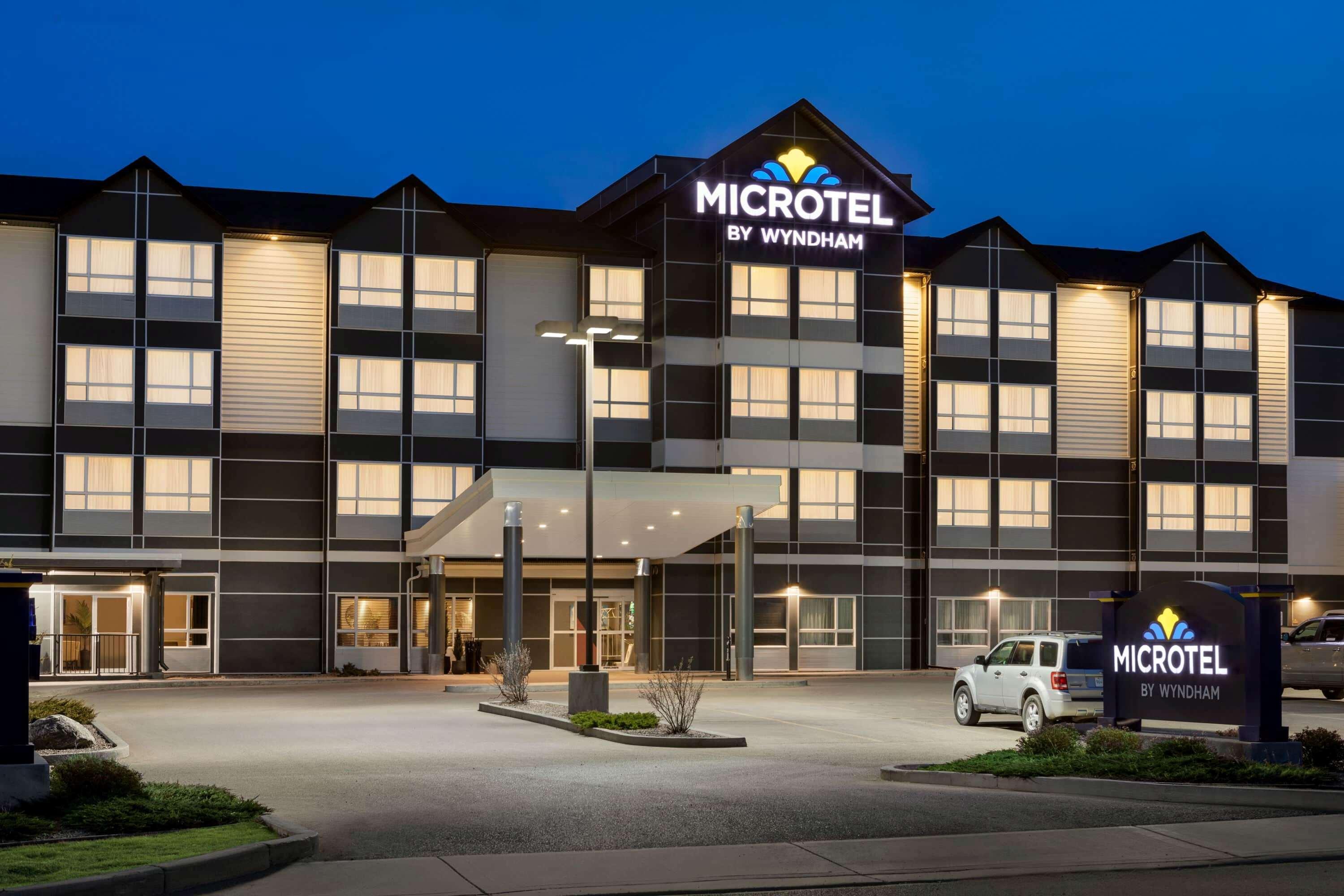 Microtel Inn & Suites By Wyndham Lloydminster Exterior photo
